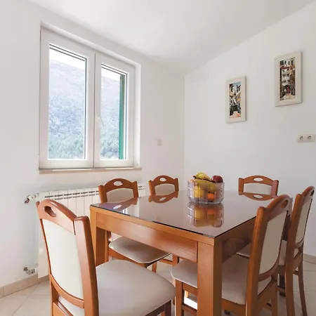 아파트 Beautiful In Podaspilje With Kitchen *