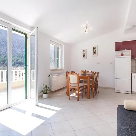 Beautiful In Podaspilje With Kitchen Svinisce