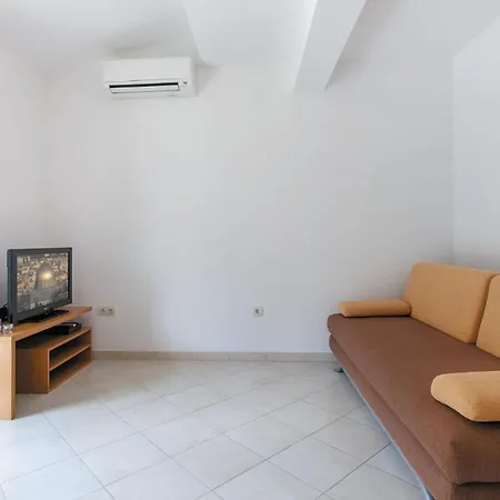 아파트 Beautiful In Podaspilje With Kitchen *